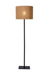 Magius Natur gulvlampe Fra Lucide - Lampen sprer sitt varme lys både opp og ned, mens en subtil glød trenger gjennom det lille; plassene i rottingen, som skaper en lett og innbydende atmosfære.