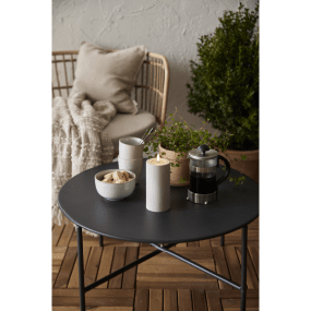 LED Blokklys Flamme Soft 18cm Beige Fra Star Trading - Det har en timerfunksjon (6 timer p&aring;, 18 timer av, repeterende), og n&aring;r bryteren er i timermodus, skinner lyset med en vakker, realistisk flamme i varmt hvitt lys.