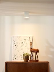 Bodi Hvit spotlight Fra Lucide - Med en st&oslash;rrelse p&aring; 8,25 x 8,25 cm, den er lett &aring; plassere over en sentral boks.