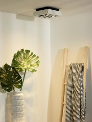 Xirax 4 Hvit spotlight Fra Lucide - Juster fargetemperaturen fra varm gul til varm hvit ved &aring; koble lampen til en ekstern dimmer.