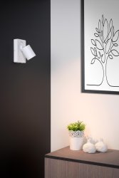 Nigel Hvit leselampe Fra Lucide - Veggspot Nigel kombinerer et rent design og en stilig finish med stor fleksibilitet.