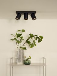 Nigel 3 Svart spotlight Fra Lucide - Monter Nigel i taket ditt, koble til en kompatibel dimmer for justering av fargetemperatur og rett lyset akkurat slik du &oslash;nsker for &aring; skape den perfekte atmosf&aelig;ren.