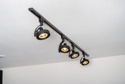 Spotlight Dorian ES111 Svart Fra Lucide - Spotlighten er utstyrt med dimmefunksjon &ndash; du trenger bare å koble den til en kompatibel dimmer.
