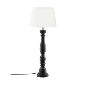 Doris 64cm Rustikk sort bordlampe Fra PR Home - Skjermen er 23 cm bred, 15 cm dyp, 16 cm høy og har en kloende.