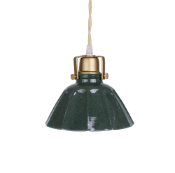 Margareta Ø18 Grønn vinduslampe Fra Strömshaga - Skyggen har en marmorert finish som er malt for h&aring;nd, noe som gj&oslash;r at ujevnheter og forskjeller kan oppst&aring;.