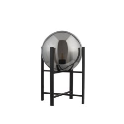 Amsterdam 43cm Svart bordlampe Fra Searchlight - Amsterdam bordlampe har en matt svart finish og et firbent stativ som holder en stor røykfarget, avrundet glasskuppel.