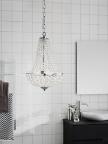 Gränsö Ø30 Krom baderomslampe Fra Markslöjd - Gr&auml;ns&ouml; &auml;er en elegant takkrone med en diameter på 30 cm, perfekt for både bad og stue.