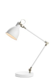 House 62cm Hvit skrivebordslampe Fra Markslöjd - Den er tilgjengelig i både sort og hvit, og gir deg muligheten til å velge den fargen som passer best til din innredning.