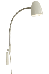 Sandnes Hvit leselampe Fra Aneta Lighting - Sandnes er den perfekte nattbordslampen for montering på; Sengegavlen er i matt hvitmetall med kromdetaljer.