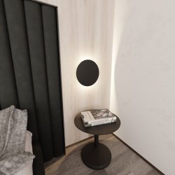 Form Ø30 Svart vegglampe Fra Emibig Lighting - Den er perfekt for &aring; lyse opp trapper, korridorer, innganger og som ekstra stemningsbelysning i stuen eller soverommet.