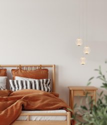 Cintra Ø25 Gjennomsiktig Taklampe Fra Lucide - De klare skjermene i akryl av høy kvalitet minner om krystall og pendelene kan heves og senkes mellom 50 og 150 centimeter, noe som gjør det enkelt å tilpasse lampen til enhver innredning.