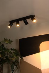 Punch 4 Svart spotlight Fra Lucide - Med en ekstern dimmer kan du også justere lysstyrken etter behov.