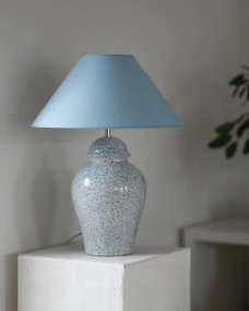 Ming 50cm Ljusblå lampefot Fra Hallbergs - Ming passar fint p&aring; exempelvis en byr&aring;, ett sidobord eller i ett st&ouml;rre f&ouml;nster och blir en dekorativ detalj i rummet.