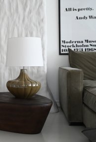 Harmony 40cm Olivgrön lampefot Fra Hallbergs - Harmony lampfot &auml;r en dekorativ lampfot i keramik med en mjuk, rundad form och vackert r&auml;fflad struktur.