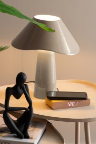 Ameno 33cm Beige bordlampe Fra Leitmotiv - Ameno er en stilig bordlampe i metall med en blank beige finish som gir et mykt og harmonisk uttrykk.