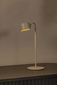 Jolan 36cm Taupe bærbar Fra Lucide - Lampehodet er avtagbart og kan derfor brukes p&aring;; lampefoten, veggplaten eller klemmen avhengig av hva du trenger av lys til gangen.