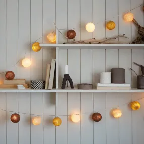 Irislights Biscotti 35-lights Brun Fra Irislights - Med sin varme gl&oslash;d og jordfarger i brunt, beige og hvitt er Biscotti en popul&aelig;r interi&oslash;rdetalj for b&aring;de store og sm&aring;.