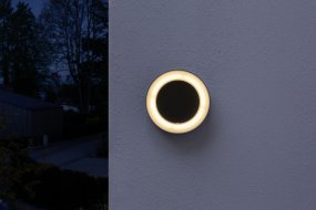 Ring Mørk grå utendørslampe Fra Osram - Tillverkad av aluminium och med IP44-klassning &auml;r den t&aring;lig mot v&auml;der och passar perfekt f&ouml;r fasader, entr&eacute;er och uteplatser.