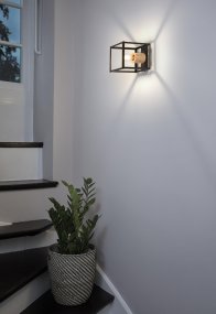 Nairobi 22cm Svart vegglampe Fra Ledvance - Perfekt for å fremheve en stilig lyspære og gi rommet en innbydende atmosfære.