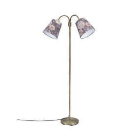 Amy Messing gulvlampe Fra PR Home - Amy utstråler enkel og klassisk stil med sin lampefot i messing og hyssing; bevegelige armer.