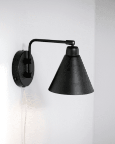 Game 30cm Svart vegglampe Fra House Doctor - Game er en fantastisk vegglampe fra House Doctor som er designet med en moderne stil i tankene.