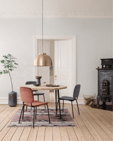 Bowl Ø50 Messing Fra House Doctor - Det industrielle utseendet kombinert med den vakre runde formen på lampeskjermen gir en mykhet som passer inn i de fleste rom.