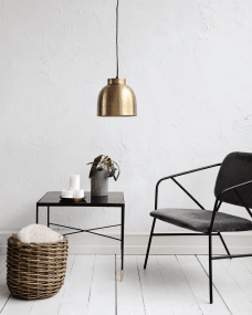 Bowl Ø20 Messing Fra House Doctor - Den er laget av messing med en gylden finish, og er moderne og stilig nok til &aring; passe til enhver innredningsstil.