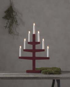 Trapp RØD Fra Star Trading - Plasser lysestaken for eksempel i vinduet for &aring; skape en koselig adventsstemning i hjemmet.
