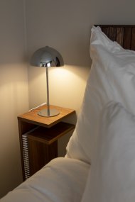 Icon 36cm Krom bordlampe Fra Globen Lighting - Icon er en pen og lettplassert bordlampe.