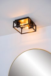 Carlyn 25cm Svart baderomslampe Fra Lucide - Rød belysning er avgjørende for et bad, og taklampen Carlyn er spesialdesignet for sikker bruk i baderomsmiljøer.