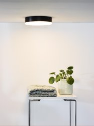 Ceres-Led Ø22 Svart baderomslampe Fra Lucide - Ceres monteres enkelt i taket for en pen og ren installasjon, og er spesialdesignet for sikker og langvarig bruk p&aring; badet.