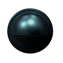 Aries 4 Svart Fra Lightson - Den er liten som en dekklykt, men har en "gonal" for &aring; unng&aring; forvirring.