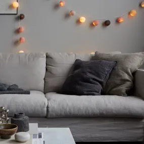Irislights Blush 20-lights Flerfarget Fra Irislights - Kulene sprer en behagelig gl&oslash;d n&aring;r lyslenken er tent, og den kan plasseres p&aring; mange forskjellige m&aring;ter for &aring; skape variasjon!