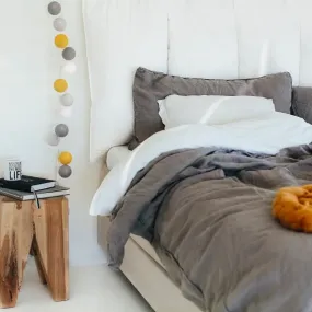 Irislights Gotland 35-lights Flerfarget Fra Irislights - Lyslenken har en bryter og kan plasseres p&aring; en rekke forskjellige steder og m&aring;ter, for eksempel i vinduet eller rundt et speil hvor den er like dekorativ som en lyslenke!