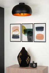 Sharan Ø38 Svart plafond Fra Lucide - Denne taklampen er langt fra liten, med en diameter p&aring; 38 centimeter og en h&oslash;yde p&aring; litt over 22 centimeter.