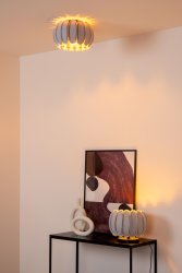 Spencer Ø30 Grå plafond Fra Lucide - Et snev av retro møter naturlig eleganse og skaper et overraskende fokuspunkt i interiøret.