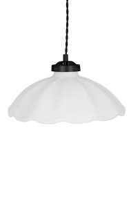 Alva Ø30 Hvit Taklampe Fra Globen Lighting - Den &oslash;verste delen som omslutter keramikken er laget av sort metall og matches av en 120 cm svart tvunnet tekstilkabel og svart takkopp laget av plast.
