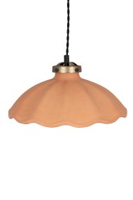 Alva Ø30 Terrakotta Taklampe Fra Globen Lighting - Den &oslash;verste delen som omslutter keramikken er laget av metall i fargen antikk messing og matches av en 120 cm svart tvunnet tekstilkabel og svart takkopp laget av plast.