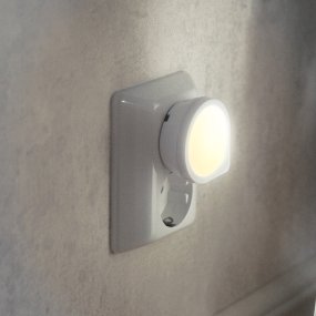 Nattlampe Sensor LED Hvit barnelampe Fra Star Trading - Et hendig nattlys som gir et mykt og behagelig lys på 4 lumen.