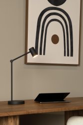 Tipik 64cm Svart skrivebordslampe Fra Lucide - Enten du vil ha sterkt lys for å studere eller en koselig glød for å lese en god bok, valget er ditt!