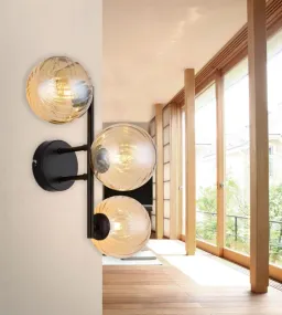 Conor 36cm Rav vegglampe Fra Globo Lighting - Conor v&auml;gglampa i mattsvart med amberf&auml;rgade glassf&auml;rer ger en modern och elegant touch till vilket rum som helst.