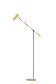 Hubble Read Børstet messing gulvlampe Fra Globen Lighting - Hubble Read er en elegant gulvlampe med en riflet, nettingformet og vippbar skjerm som lar deg rette lyset til ønsket posisjon.