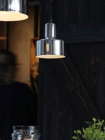 Solo Ø13 Krom vinduslampe Fra PR Home - Solo er en elegant vinduslampe i metall med minimalistisk design.
