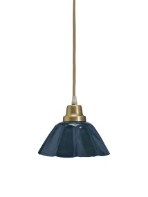 Ester Ø17 Blå vinduslampe Fra PR Home - Formen har et klassisk vintage-utseende og har en topp i antikk messingfinish.