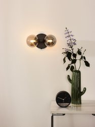 Tycho 22cm Røykfarget vegglampe Fra Lucide - For å skape den rette atmosfæren for enhver anledning, koble Tycho til en dimmer.