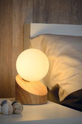 Len 16cm Tre bordlampe Fra Lucide - Glasskulen sprer lyset jevnt og gir tilstrekkelig belysning i alle rom.