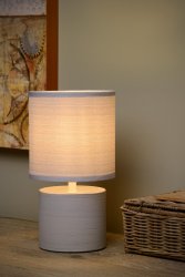 Greasby 26cm Grå bordlampe Fra Lucide - Greasbys naturlige utseende passer inn hvor som helst &ndash; på TV-benken, nattbordet eller som et blikkfang på skuffen: Greasby smelter sømløst inn i ethvert rom.