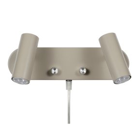 Mini II Nougat leselampe Fra Oriva - Mini II vegglampe i nougatfarget metall med kromdetaljer er en praktisk og stilig belysningsløsning.