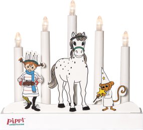 Pippi Hvit Fra Star Trading - Lysestaken drives av 2 AA-batterier og har en praktisk timerfunksjon med 6 timer på og 18 timer av.
