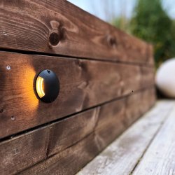 Zenit Svart Fra Lightson - Zenit har kun lys i én retning og hvis du vil ha lys i begge retninger; det er Zenit Duo Black (art.